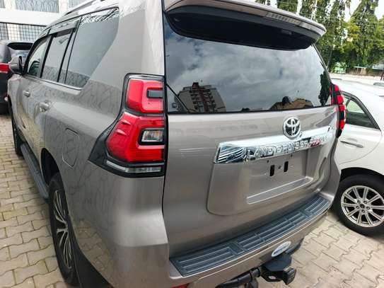 Toyota landcruiser Prado diesel image 5