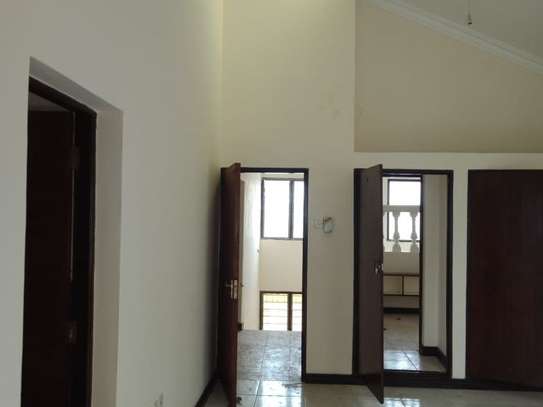 4 Bed Townhouse in Nyali Area image 2