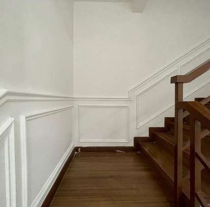 Wainscoting image 1