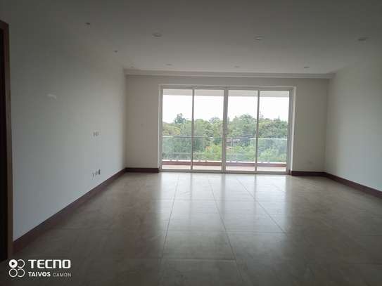 3 Bed Apartment with En Suite at 6Th Avenue image 37