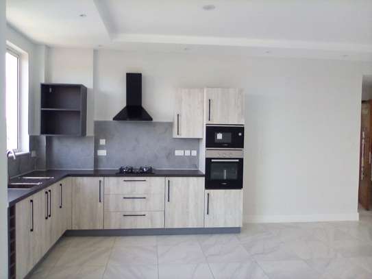 1 Bed Apartment with En Suite at Rhapta Rd image 10