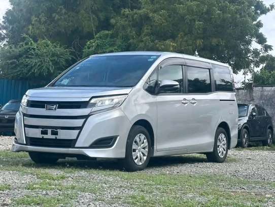TOYOTA NOAH NONE HYBRID 2018MODEL image 2