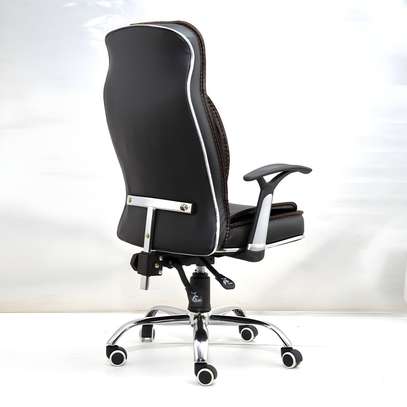 High Back Modern Swivel Chair image 3