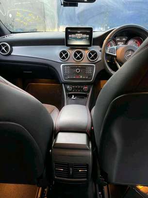 Mercidez Benz C200  newshape fully image 3