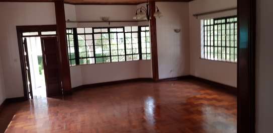 5 bedroom house for rent in Nyari image 8