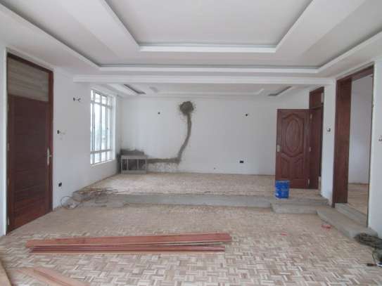 5 Bedrooms Townhouse For Sale in Garden Estate image 7