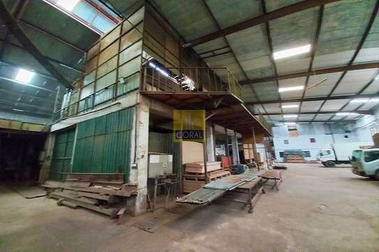 0.77 ac Warehouse with Parking at Zam image 8