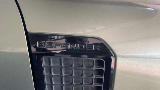 LAND-ROVER DEFENDER D24D 2020MODEL image 7