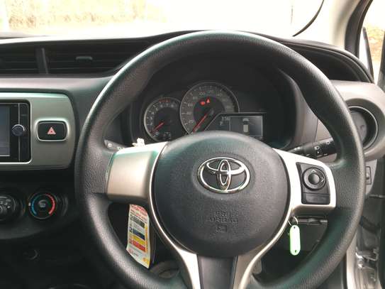 Toyota vitz image 6