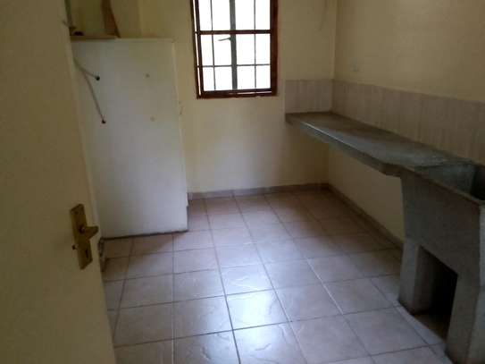 Lavington -Lovely three bedrooms Apt for rent. image 9