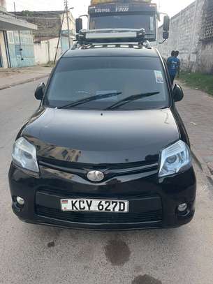 Toyota sienta KCY image 2