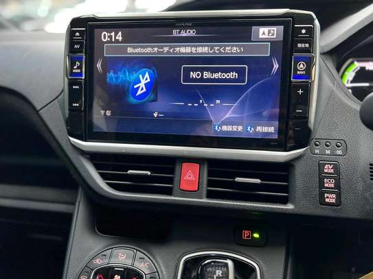 Toyota Voxy  hybrid 2018 2wd image 10