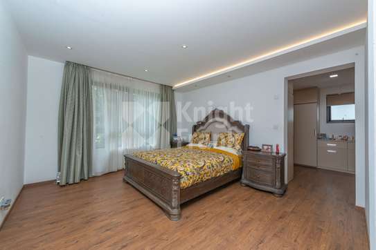 4 Bed House with En Suite at Peponi Road image 4