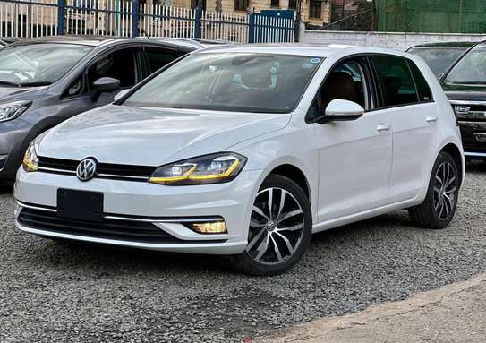 Volkswagen Golf MK7.5 White color 2019 Model. image 8
