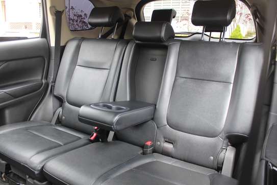 Mitsubishi Outlander SUV GF8W 4WD 2016 70,000 Kms image 3