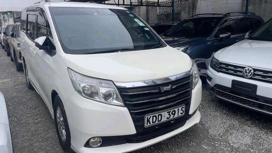 TOYOTA NOAH 7 SEATER 2014MODEL image 3