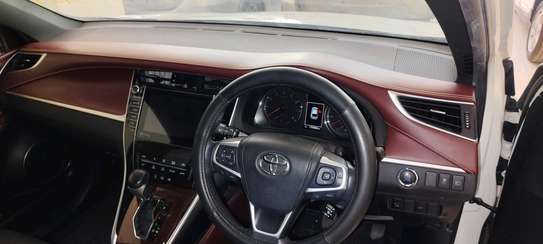Toyota Harrier premium white 2017 2wd Sunroof image 8