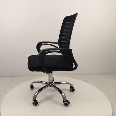 Office chair: Strong mesh office seat- black image 5