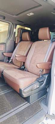 Toyota Esquire sunroof 2018 white image 8
