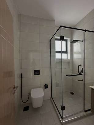 3 Bed Apartment with En Suite in Brookside image 3