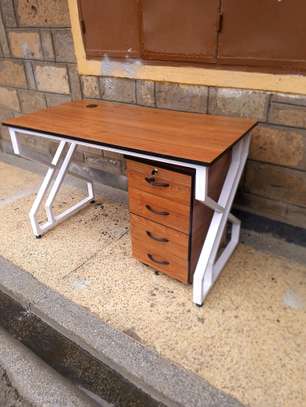 Modern office desk image 5