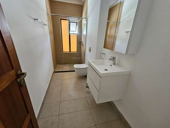 5 Bed Townhouse with En Suite in Lavington image 9