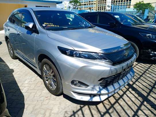 Toyota Harrier silver image 6