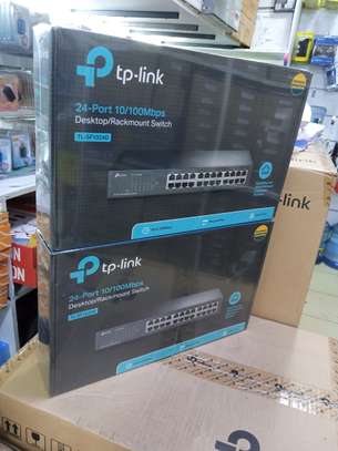 TP-Link 24 Port 10/100Mbps Fast Ethernet Switch | Plug & Pla image 2