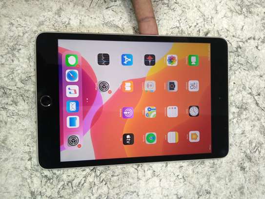 Apple iPad Mini 4 128GB Wi-Fi - Space Grey image 4