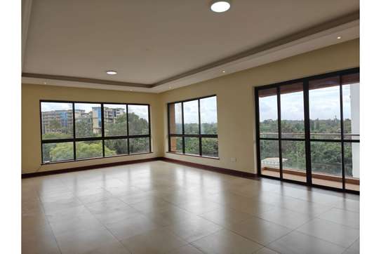 3 Bed Apartment with En Suite in Parklands image 12