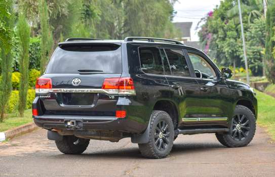 2018 Toyota Land cruiser Sahara image 1