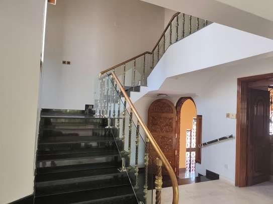 6 Bed House with Staff Quarters in Runda image 16