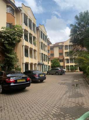 3 bedroom apartment all ensuite in kilimani image 1