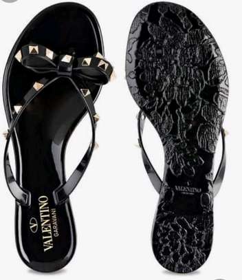 Valentino flip flops black 2025