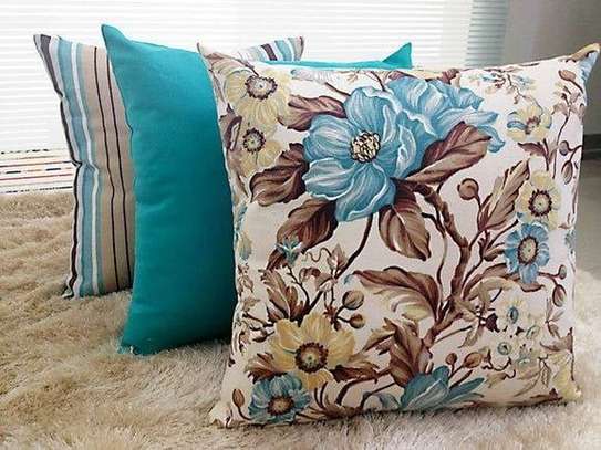Floral and plain blue pillowcases image 2