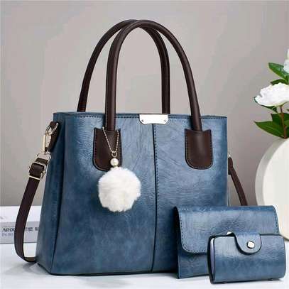 Single handbags image 3