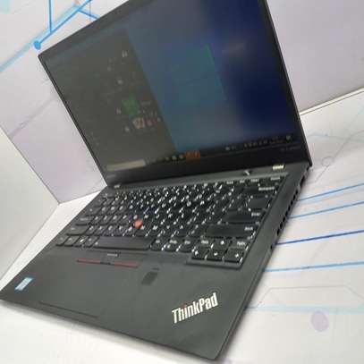 Lenovo Thinkpad X1 Carbon  Intel core i7  7th gen image 1