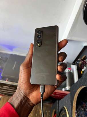 Samsung galaxy Zfold 4 image 3