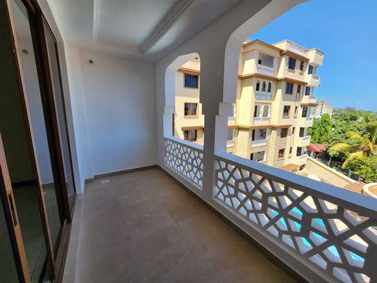 3 Bed Apartment with En Suite at Opposite Voyager Hotel image 7