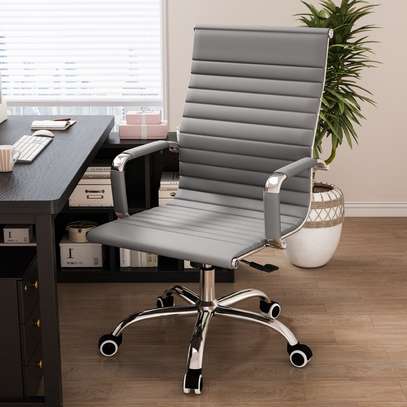 Luxury Ergonomic Mesh Swivel Office Chair image 6