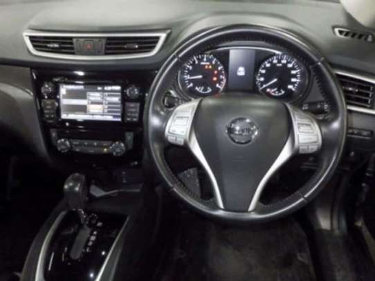 NISSAN XTRAIL 2000CC, 5 SEATER, LEATHERS, X GRADE image 2