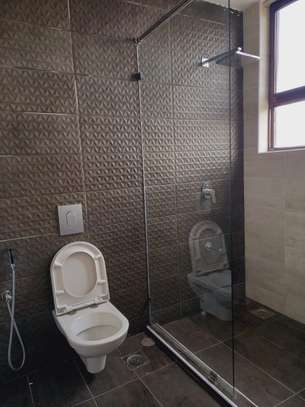 4 Bed House with En Suite in Nyali Area image 5