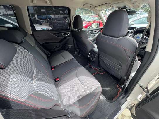 Subaru Forester X-break 2018 white image 9