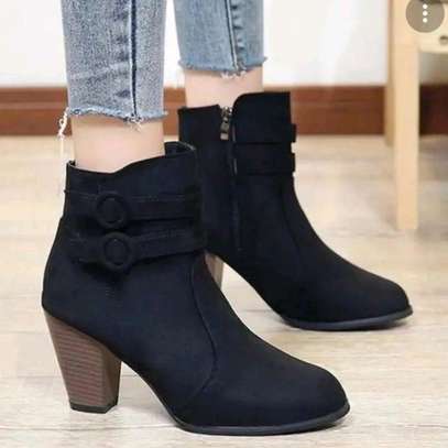 Block heel  boot fashion image 3