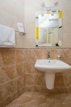 2 Bed Apartment with En Suite at Kindaruma Road image 14