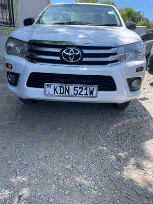 Toyota hilux single cab 2016model image 10