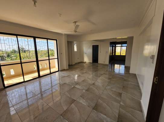 5 Bed Apartment with En Suite at Off Moyne Drive Nyali Beach image 20