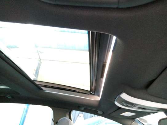 Mercedes-Benz E250 with sunroof image 3
