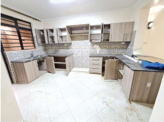 5 Bed Townhouse with En Suite at Eastern Bypass image 12