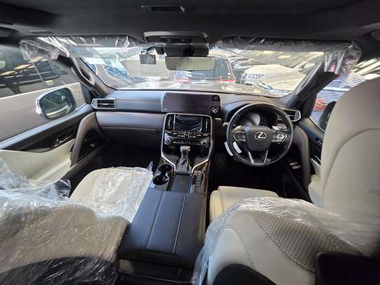 Lexus 600 image 6